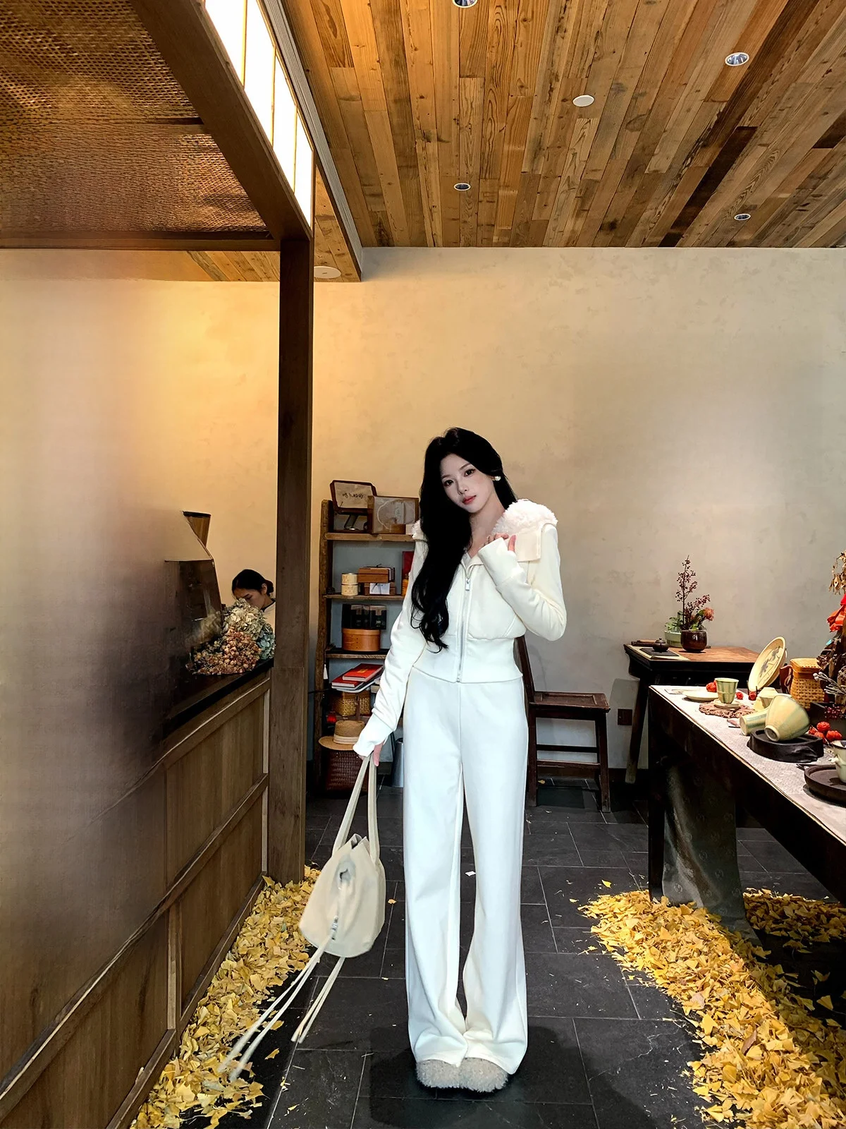 

Комплект: толстовка с капюшоном и брюки с широкими штанинами для женщин, зимний повседневный костюм из двух предметов, свободный крой, высокая талия, длинные брюки или пальто