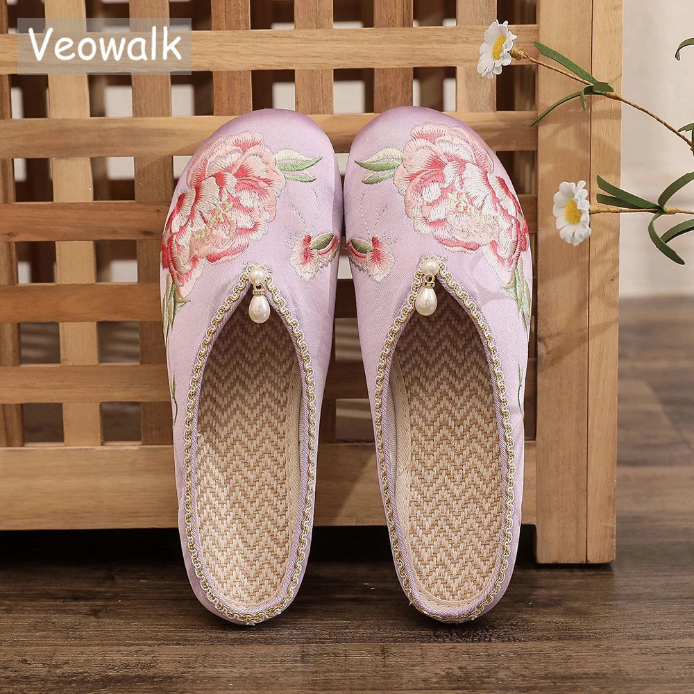 

Veowalk Summer Women Satin Embroidered Flat Mules Slippers Breathable Comfortable Walking Shoes for Elegant Lady Casual Shoes