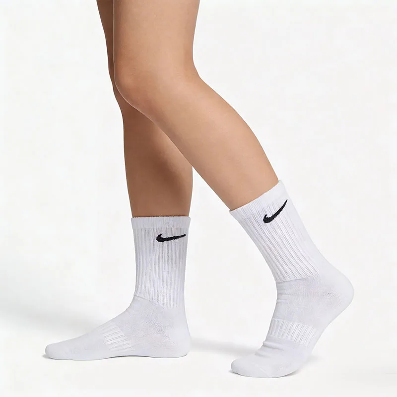 

Nike EVERYDAY CUSH CREW Комплект из 3 пар универсальных, удобных, впитывающих пот, мягких и прочных носков-полотенец SX7664-100