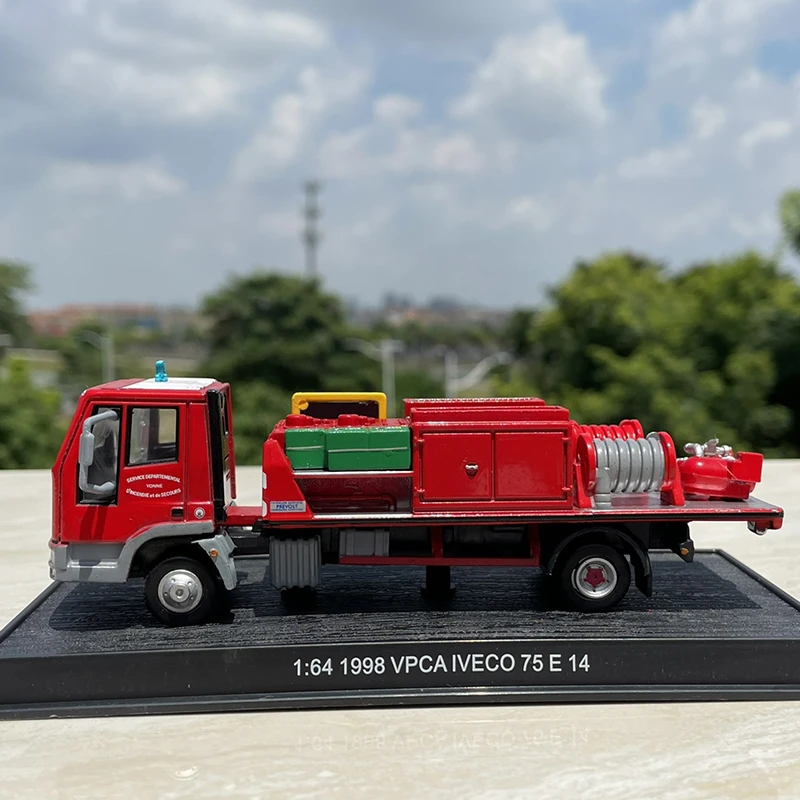 1:64 Scale 1988 75 E14 High Pressure Water Gun Fire Truck Alloy Car Model Diecast & Toy Adult Fans Collectible Souvenir Gifts