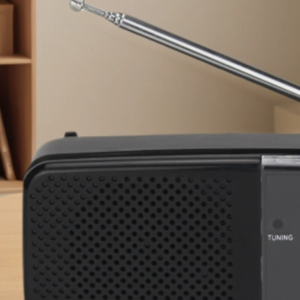 راديو ترانزستور صغير مع مكبر صوت يعمل بالبطارية وراديو AM/FM مع حزام هوائي تليسكوبي راديو طوارئ خارجي محمول