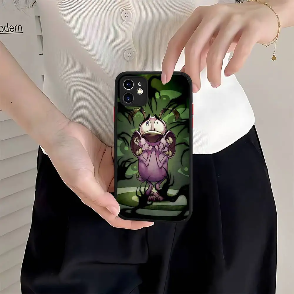 Casing Kartun C-Courage The C-Cowardly D-Dog Untuk iPhone 16 15 14 Plus 13 12 11 Pro Max X XS MAX Transparan Matte Anti Benturan