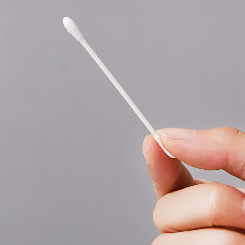 200pcs Disposable White Cotton Swabs Earpick Double-ended Cotton Swabs Women Makeup Lipstik Buds Nose Ear Cleaning Care Tools