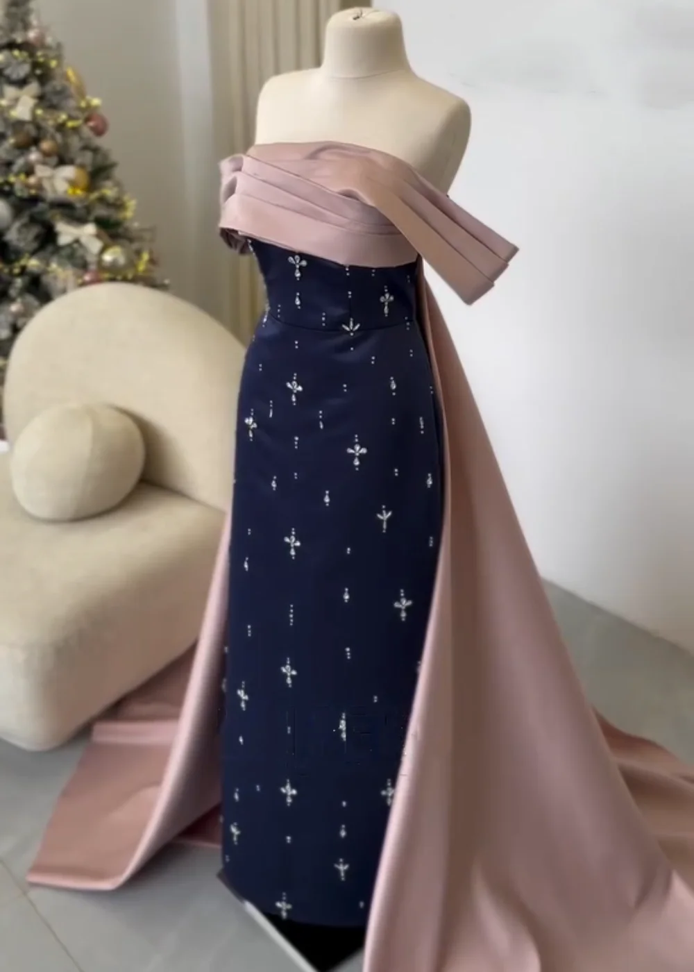 

Customized Exquisite Charmeuse Pleat Sequined Straight Off-the-shoulder Long Bespoke Occasion Party Dresses High Quality