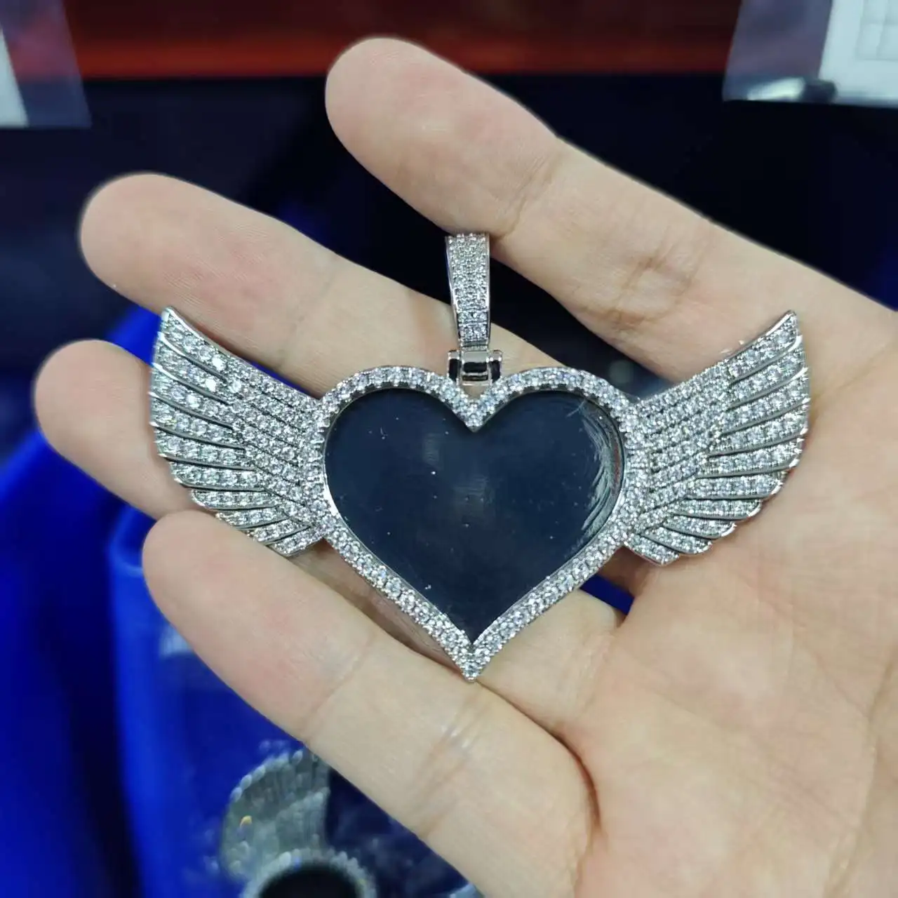 

Uwin DIY в форме сердца с крыльями, фото ожерелье для женщин, ледяной кубический циркон, подвески в форме сердца с изображением сердца любви на День святого Валентина