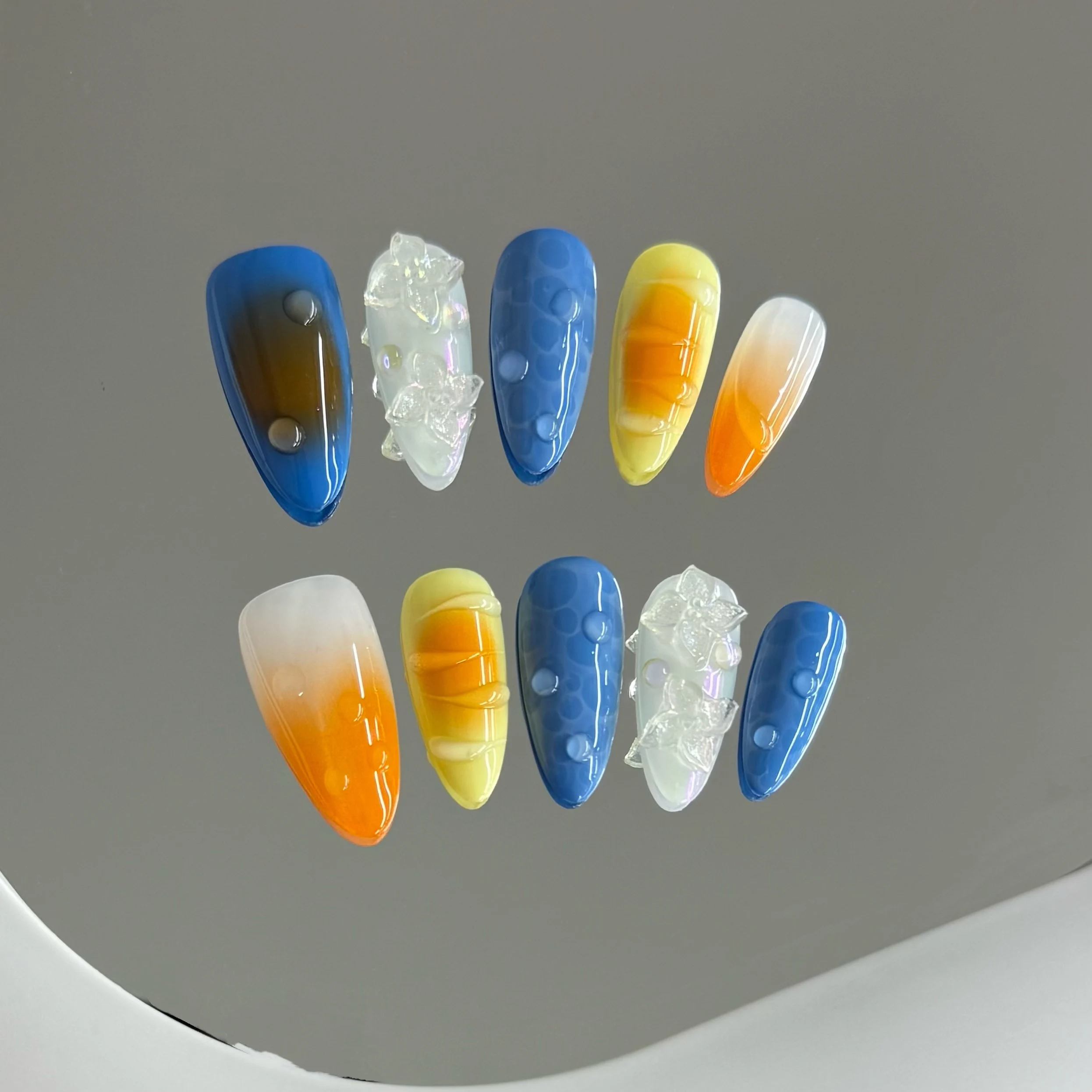 10 قطعة الصحافة اليدوية على الأظافر الضوء الأزرق اللوز أطراف الأظافر وهمية مع ثلاثية الأبعاد منحوتة الزهور يمكن ارتداؤها Ins الحلو الأظافر الكورية كاذبة #6