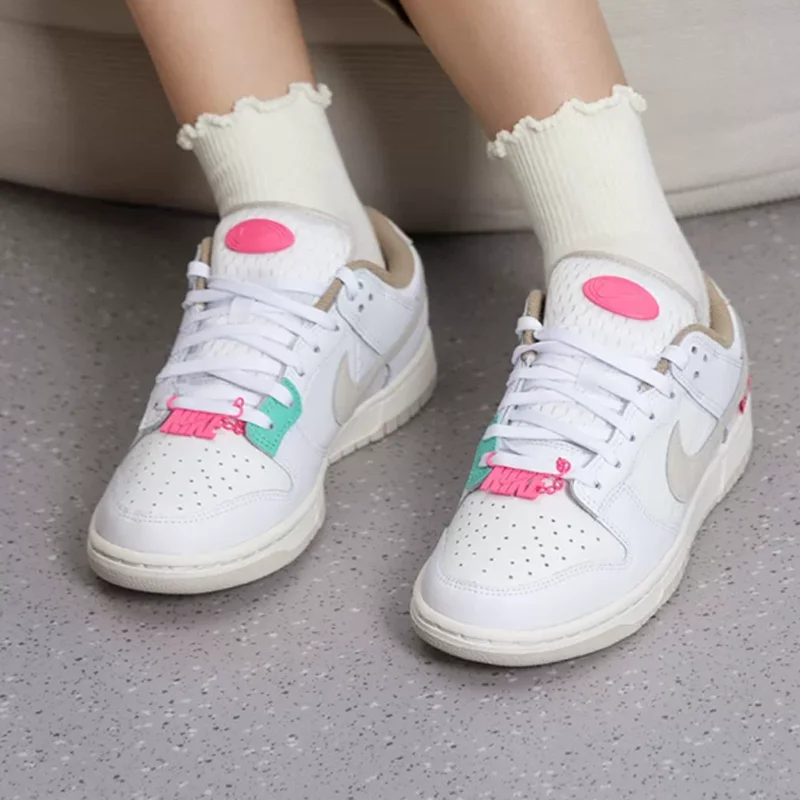 Bild 5: Nike Damen Dunk Low Freizeitsneaker, leichte, gepolsterte Skateschuhe DX6060-121