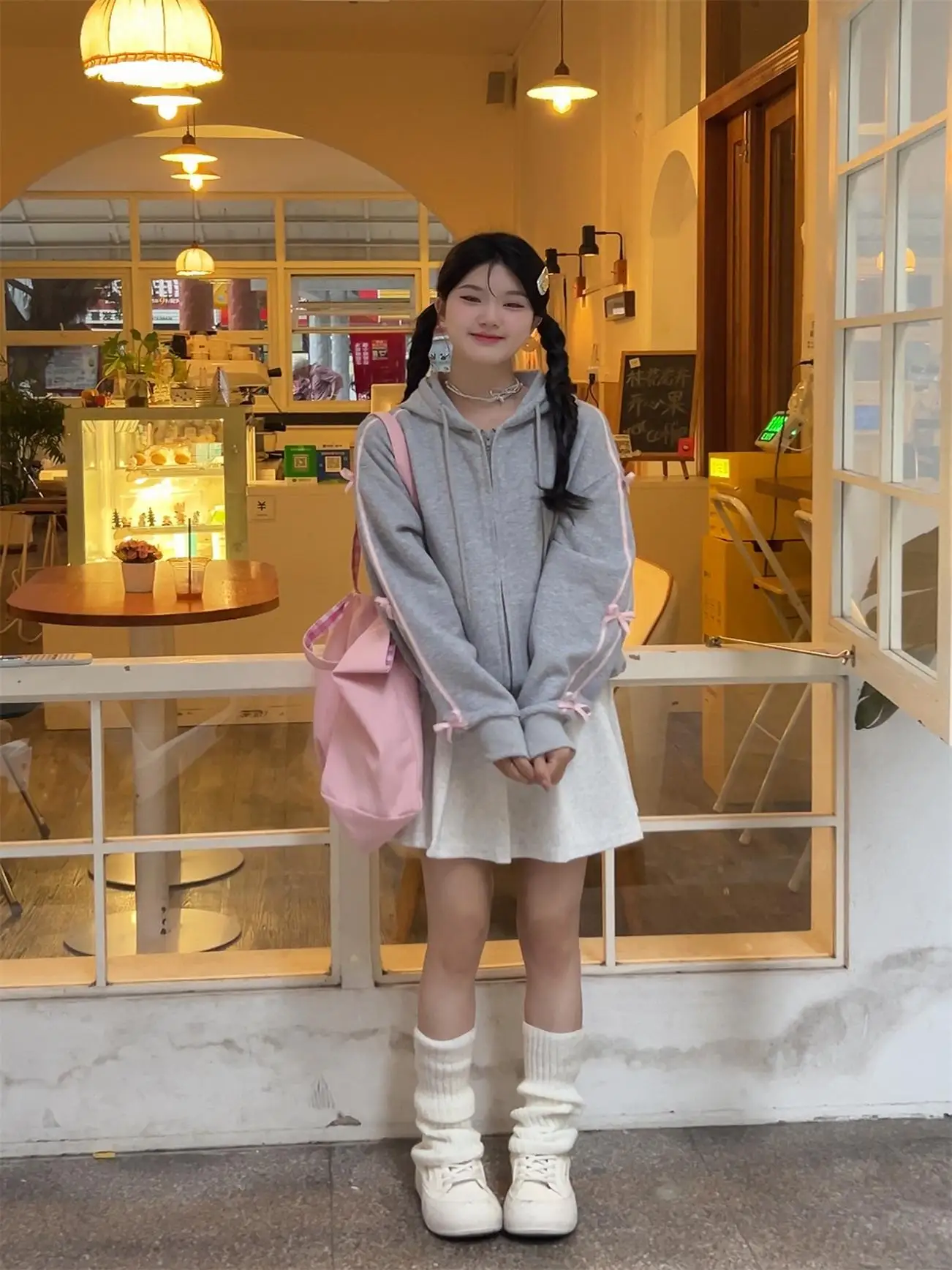 

Женский осенне-зимний кардиган свободного кроя с вышитым буквенным принтом, капюшоном, длинными рукавами, 3D-бантом и полосатой кружевной отделкой