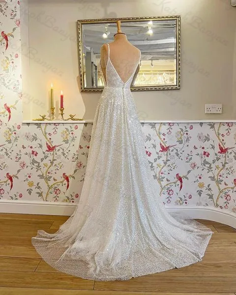 فساتين زفاف تول لامع 2026 مثيرة أشرطة سباغيتي بدون ظهر فساتين العروس على شكل حرف a بدون أكمام طويلة فستان حفلات الزفاف الحديث #2