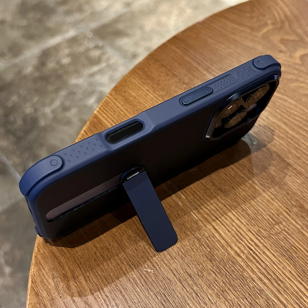 Custodia con staffa invisibile per paraurti magnetico in metallo per iPhone 16 15 14 13 12 Pro Max Plus per copertura trasparente con ricarica wireless Magsafe