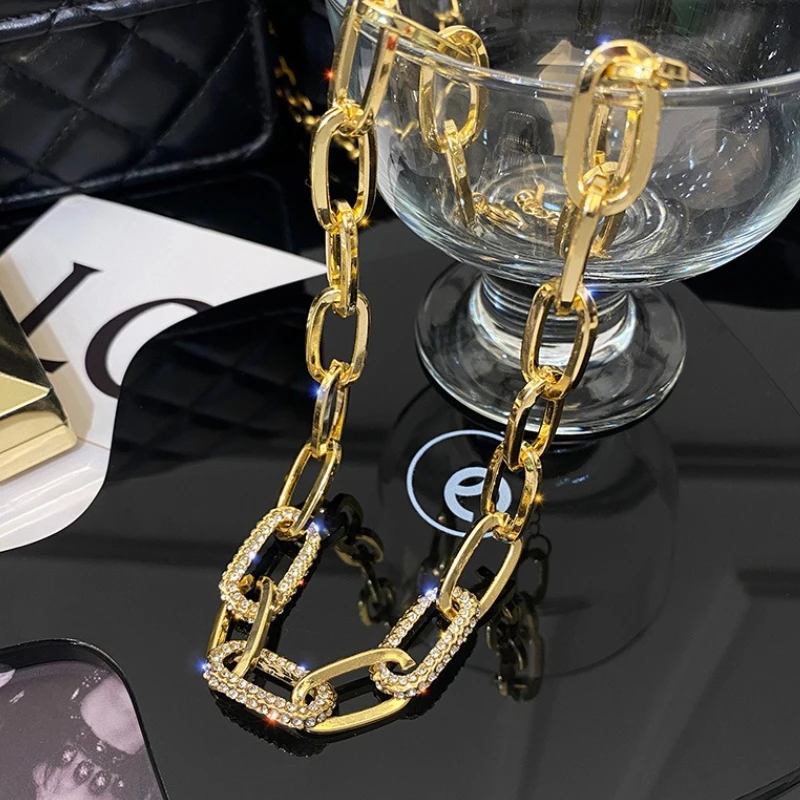 Luxuriöser dicker Kettenhalsband, geometrische Statement-Halskette für Frauen, Bold Link-Design für Schichtung, modische Geschenkidee im Retro-Y2K-Stil – Detail 3