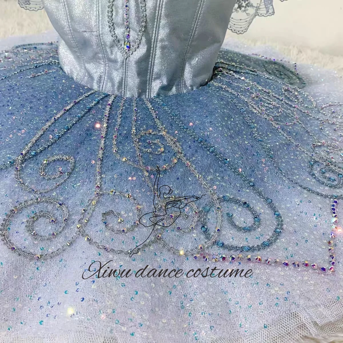 Professionelle Anpassung des grau-blauen Wasserfee-Pyjita-Ballettkleid-Tutu-Scheibenrock-Wettbewerbskostüms für Erwachsene und Kinder