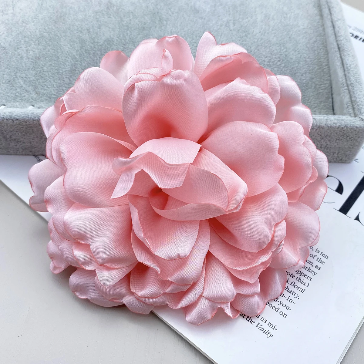 14CM Exaggerated Large Flower Heart Multi-layer Petals High Satin Hand-rolled Brooch All Match Dress Suit Jacket Women Party