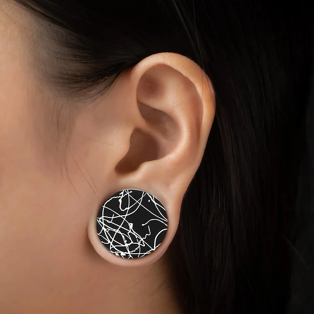 PAIR Silicone Ear Gauge Flexible Soft Double Flared Saddle Ear Plugs  Black Ear Stretchers Tunnels Expanders Body Jewelry