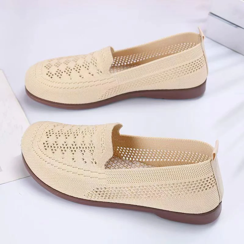 Sepatu kets wanita sepatu jalan musim panas berongga sepatu kasual anti-selip datar Slip On sepatu pantofel bersirkulasi jaring nyaman untuk perjalanan