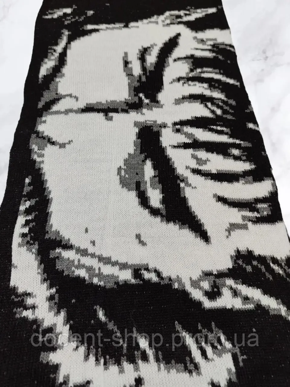 

Y2k Dark Harajuku Leisure Scarf Personalized Anime Portrait Jacquard Knitted Scarf for Autumn and Winter Warmth