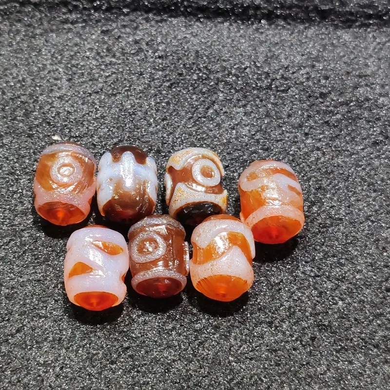 

Xizang Agate Dzi Red Meat Etching Tiger Tooth Tortoise shell and other Totem Beads Necklace Pendant DIY Accessories 10/pack