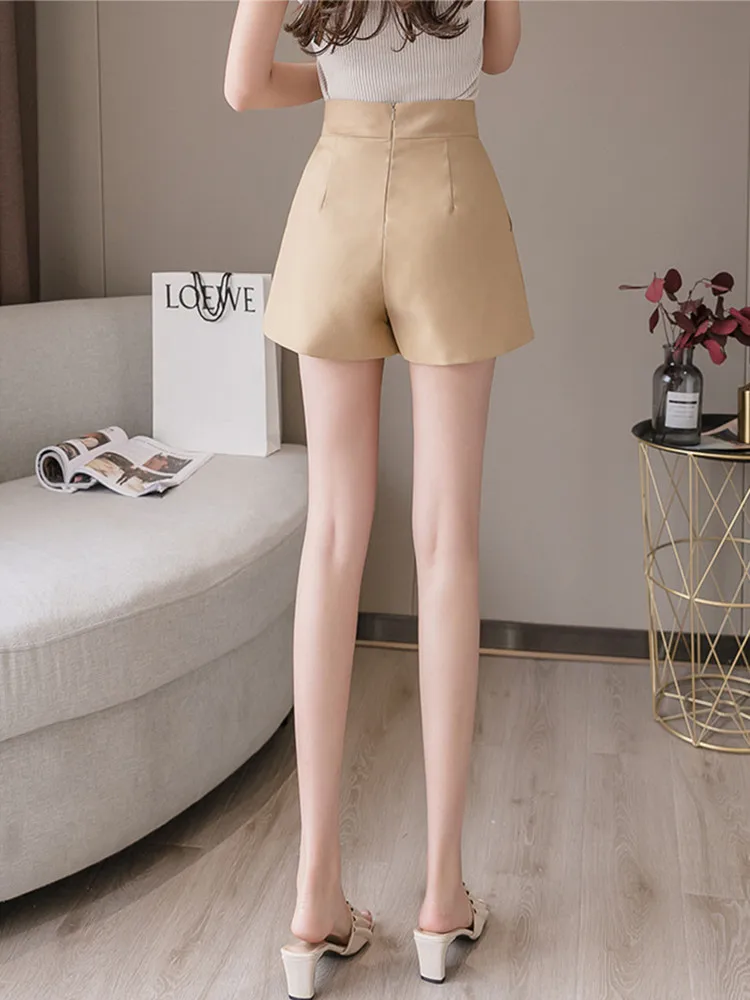 Рисунок 5 - Шорты женские с широкими штанинами и высокой талией