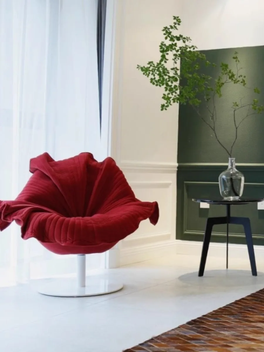 Silla de ocio individual de forma especial.