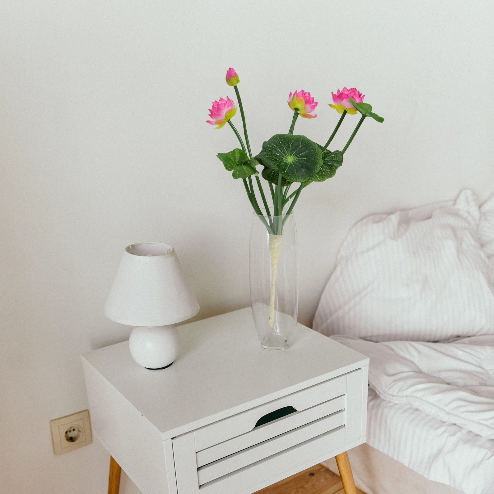 

2Pcs Artificial Lotus Branches Realistic Simulation Lotus Flower Home Office Garden Pastoral Decoration Green Plant Photo Props