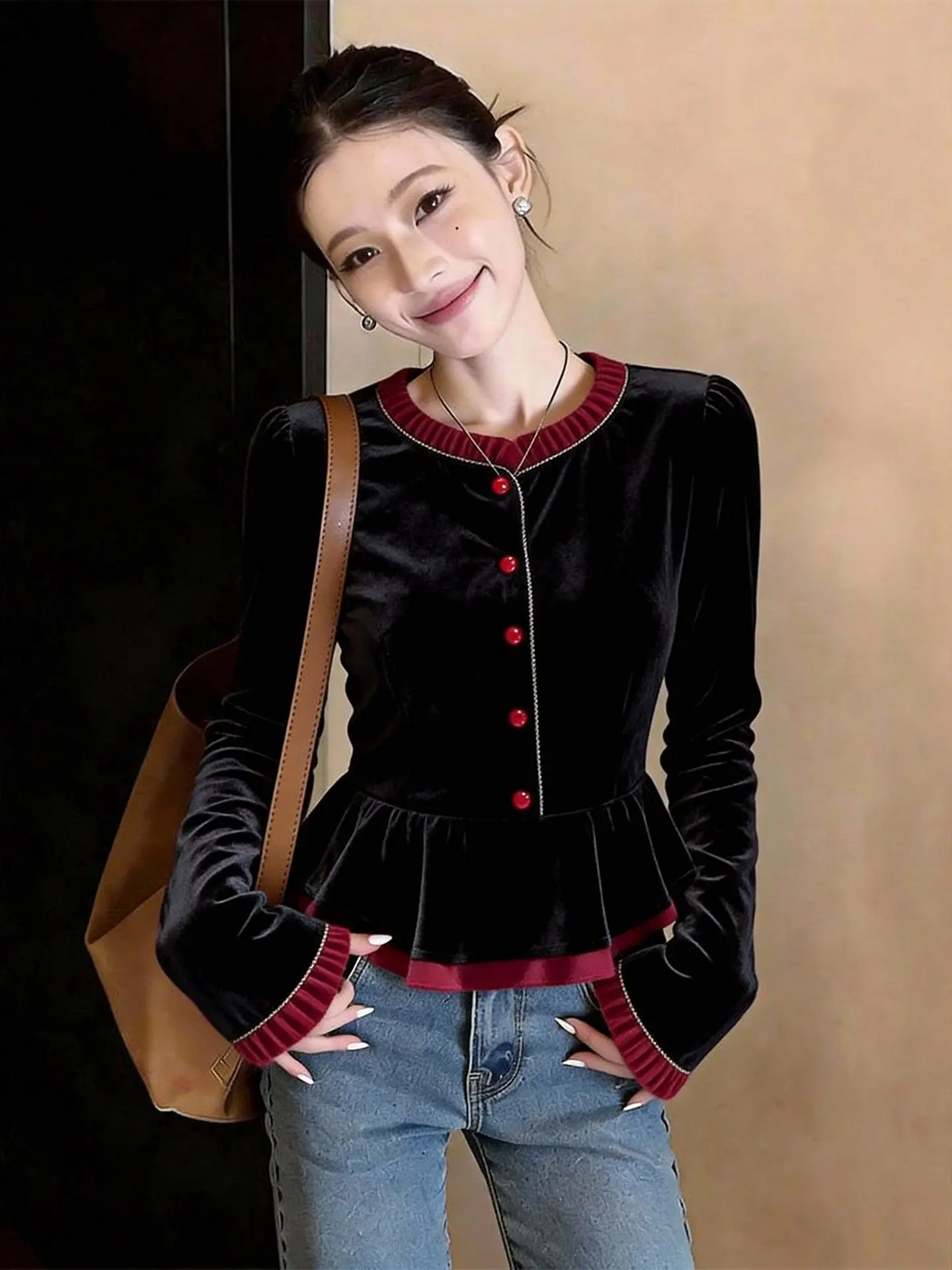 

Новая женская черная бархатная блузка в китайском стиле с цветовыми блоками, высококачественный элегантный топ для ранней весны, красивый национальный стиль, маленький размер.