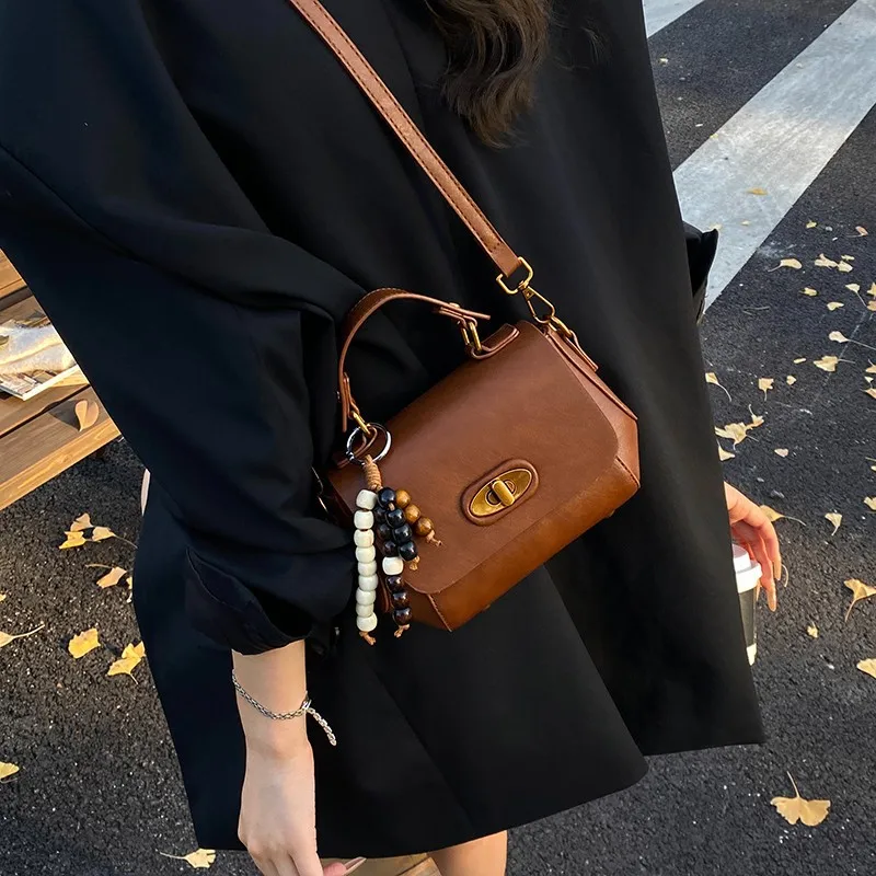 

2025 Korean-Inspired Vintage Square Bag for Women Niche Designer Adjustable Crossbody Strap Minimalist Shoulder Purse