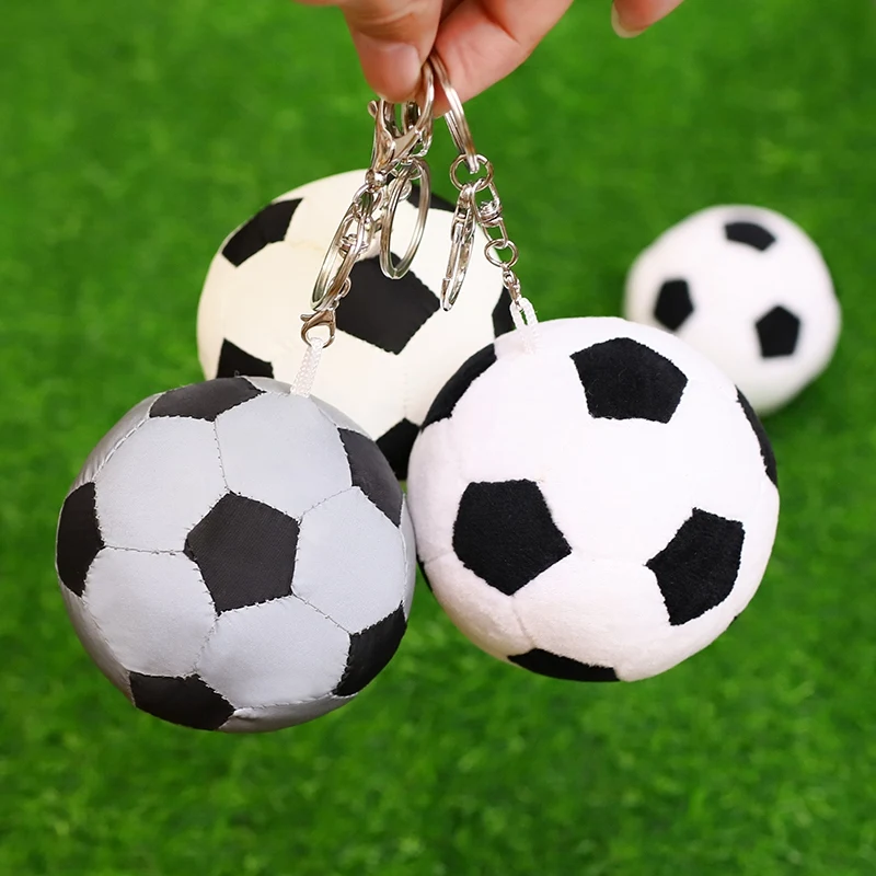 9CM Simulation Fußball Fußball Plüsch Weichen Ball Kinder Spielzeug Nette Tasche Anhänger Basketball Keychain für Kinder Präsentiert