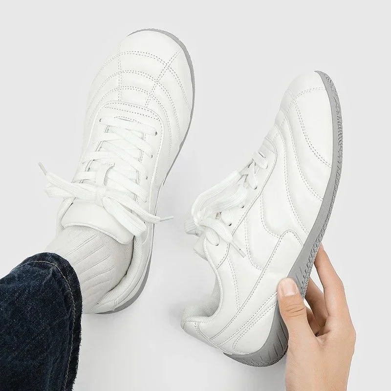 Men Solid Retro Racing Inspired Sneakers Round Toe Lace Up Daily Wear Flat Shoes Fashionable and Trendy Casual Low Cut Sports