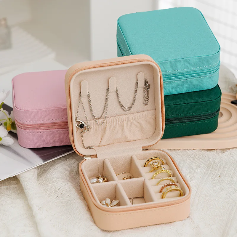 Portable Mini Jewelry Storage Box Travel Organizer Jewelry Case Leather Storage Earrings Necklace Ring Jewelry Organizer Display