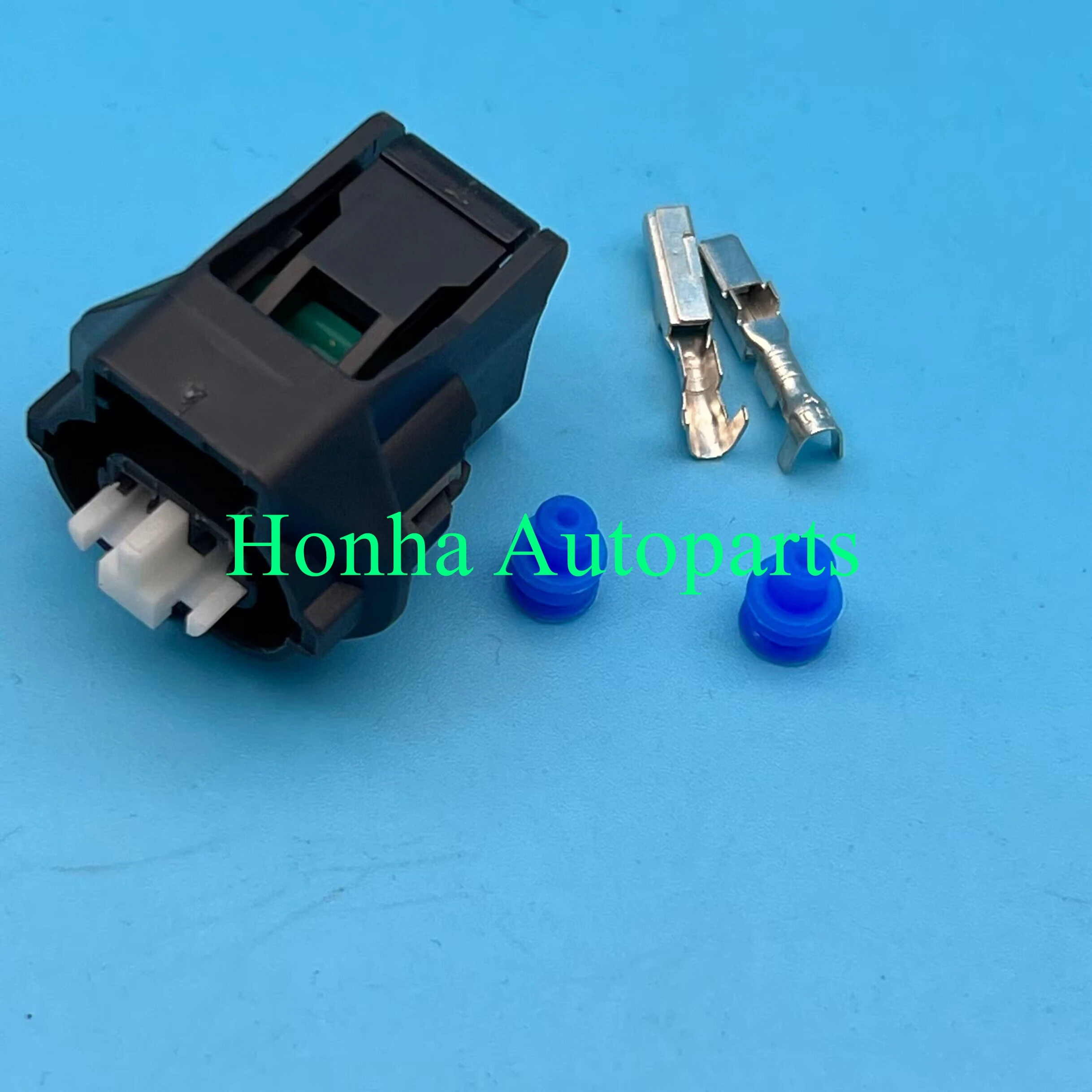 

Free shipping 2pin female waterproof housing socket auto waterproof connector 7283-8220-30 rain wiper plug for Nissan teana