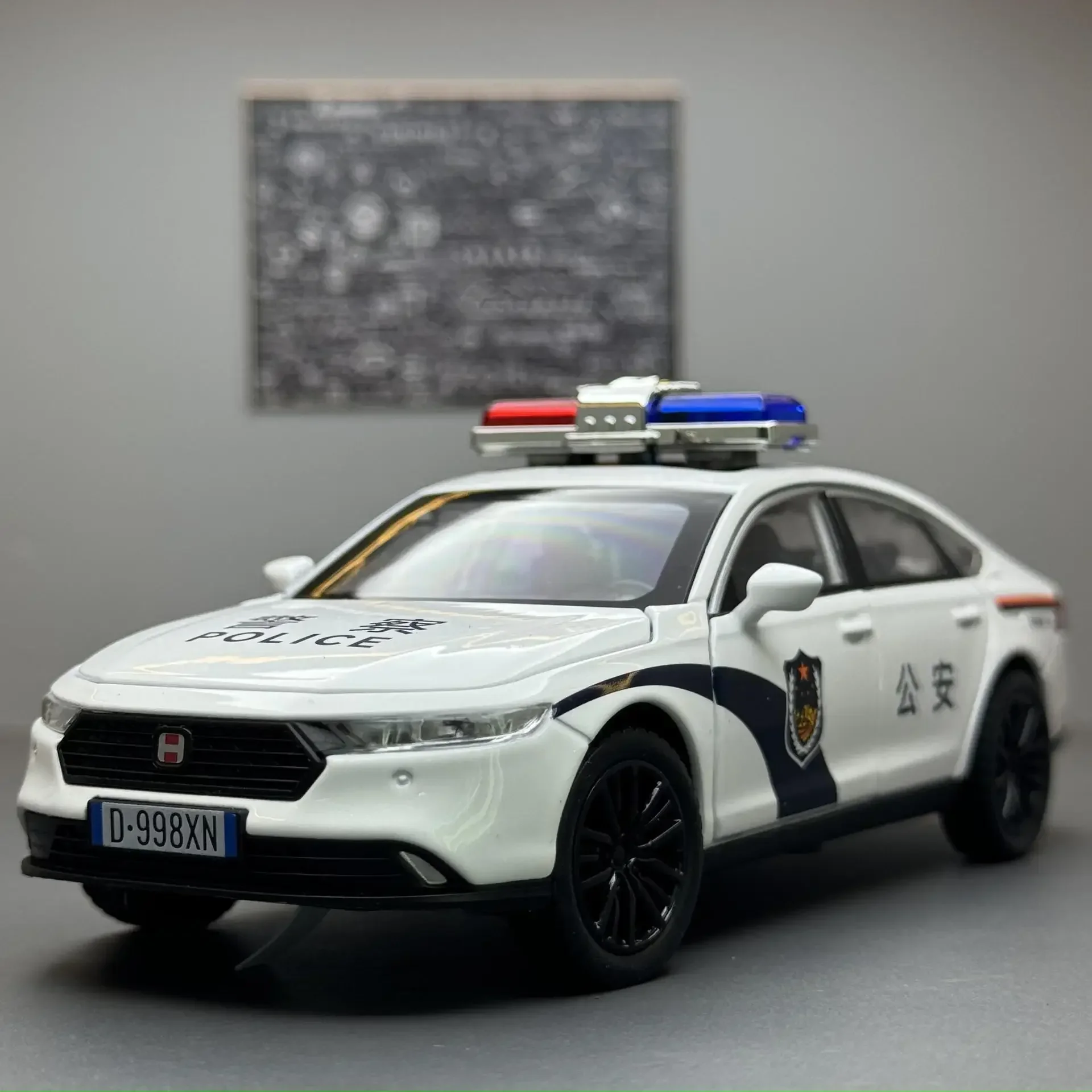 1:32 Alloy Diecast Honda Accord Police Car Toy Model with 6 Doors Opened Pull Back Sound Light Vehicles Models for Kid Gifts