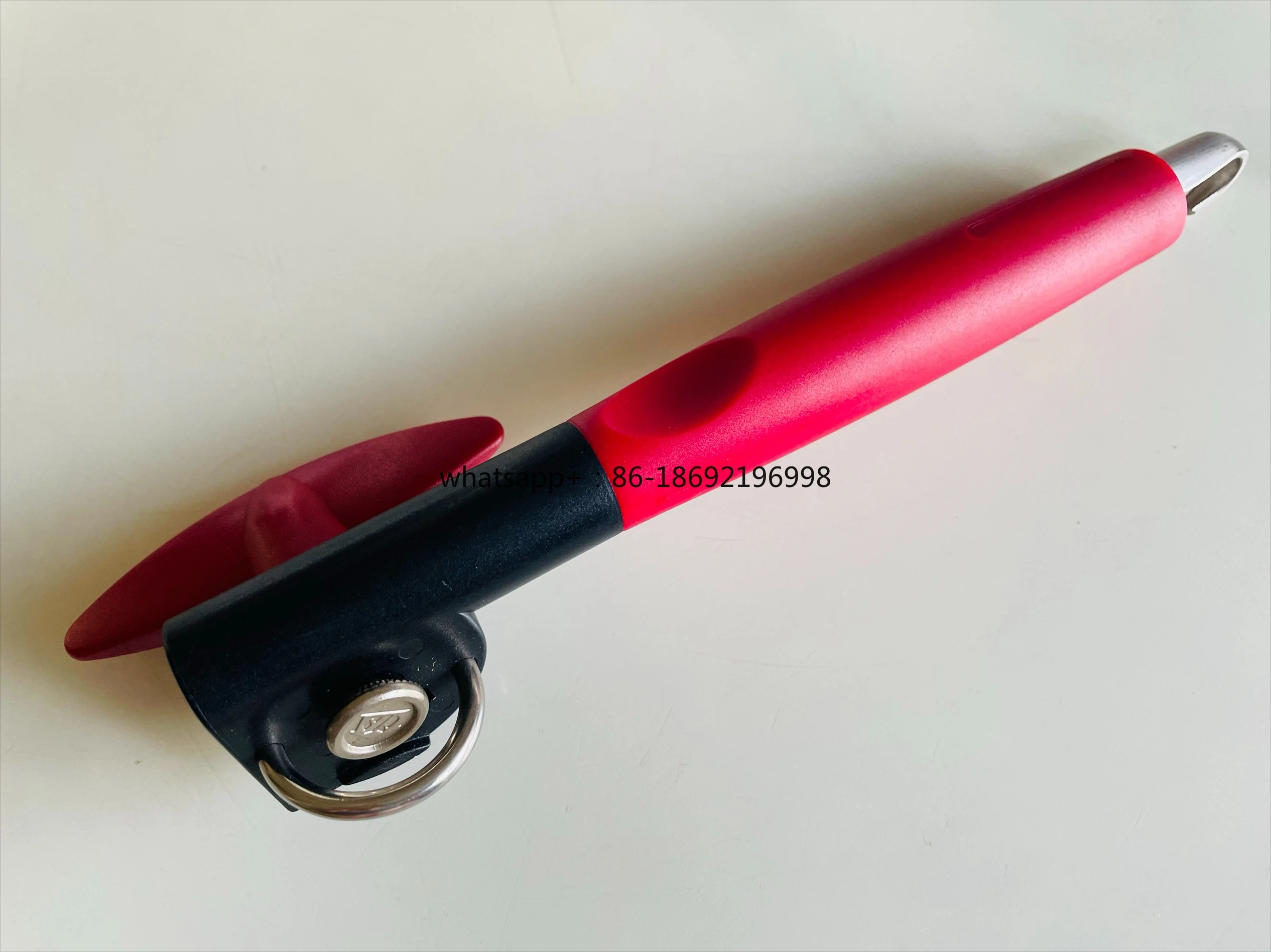 Can opener, bottle opener, multi-functional lunch meat can opening artifact