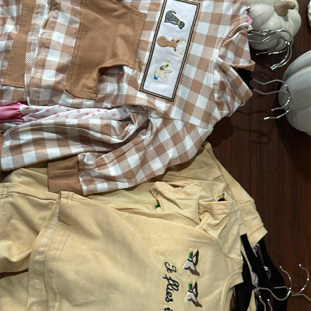 الأخوة طفل الفتيان بطة الذباب الكلاب قصيرة الأكمام تي شيرت بلايز الكاكي منقطة بطة الكلب الغزلان الصيد طفل أطفال هوديي