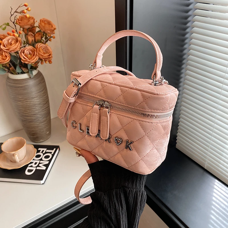 

Fashionable storage bag for mobile phones, cosmetics, jewelry, and even change can be stored in the 2024 new soft feel