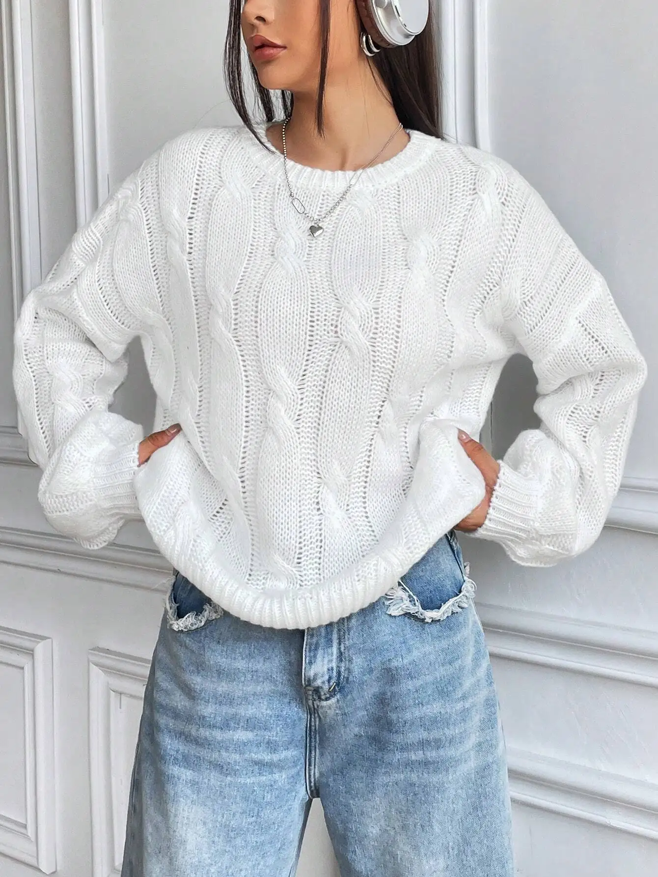 

White Cable Knit Sweater for Women, Loose Fit Round Neck Long Sleeve, Autumn Winter Casual Pullover