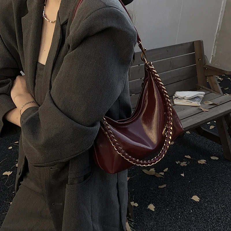 

High Quality Leather Crossbody Bag For Women - With Secure Closure Popular Classic Messenger Luxury