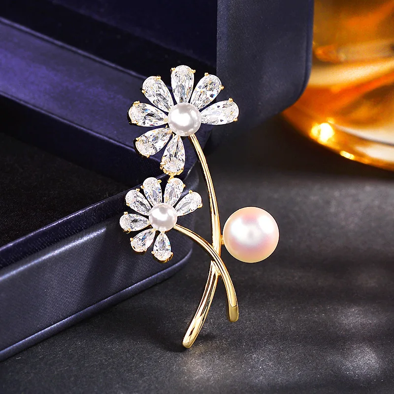 

Exquisite Pearl Flower Brooch High-end Versatile Temperament Fashionable and Creative Suit Coat Daily Accessories Pins for Women