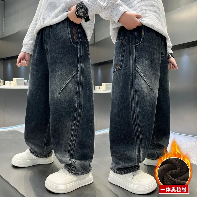 

Корейские детские повседневные термоджинсы для мальчиков, одежда с буквенным принтом, детские зимние теплые джинсовые брюки, толстые брюки с эластичной резинкой на талии