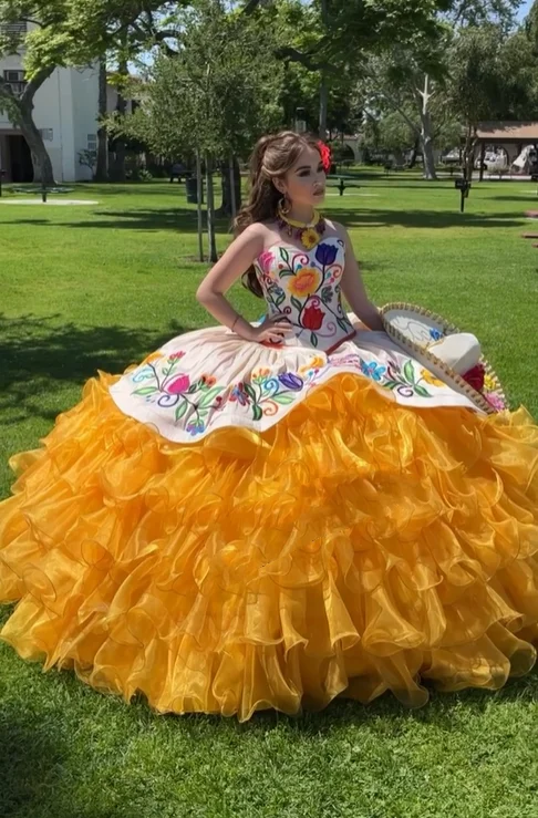 Poncho de princesse mexicaine sans bretelles, robe Quinceanera personnalisée, broderie florale, chérie jaune, 2025