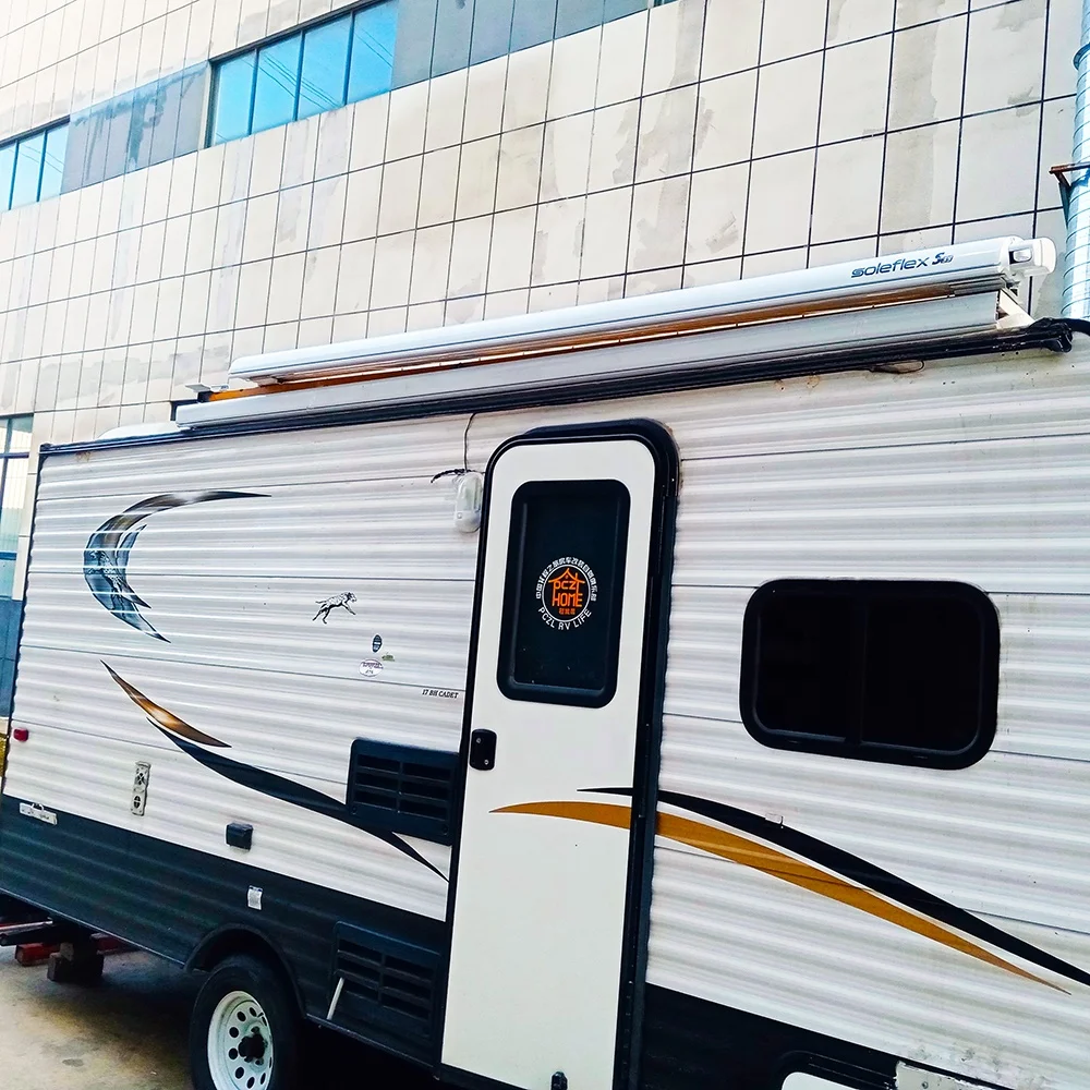 Tenda RV Kanopi Manual Atap Terpasang Di Atas Soleflex S35