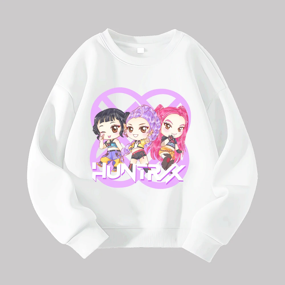 Bluza damska HUNTRX z krótkim rękawem i okrągłym dekoltem, z grafiką inspirowaną chibi grupą K-pop, w stylu streetwear.