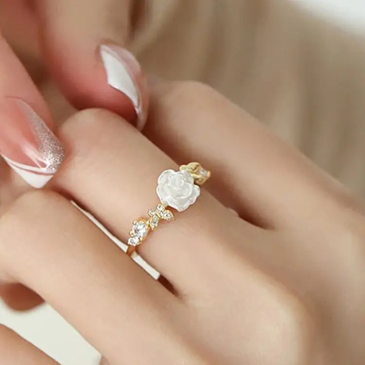 Luxuriöse Kamelienblüten-Ringe für Damen, 18 Karat vergoldet, goldfarben, offener Ring, trendiger Hochzeits- und Party-Schmuck, ästhetisches Schmuckgeschenk für Frauen