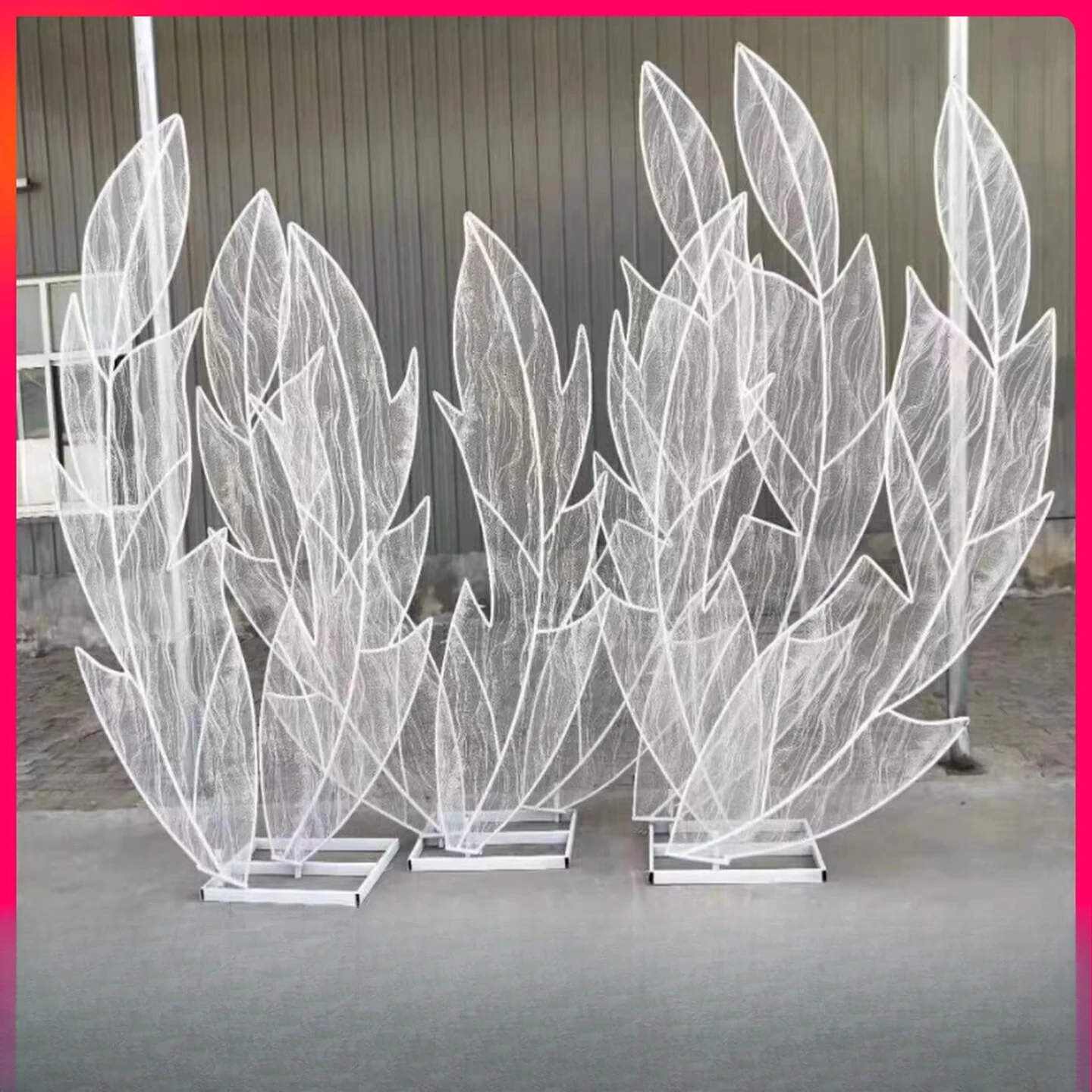 Wrought iron shelf wedding props color white lace feather stage screen road lead background wave decoration creativity