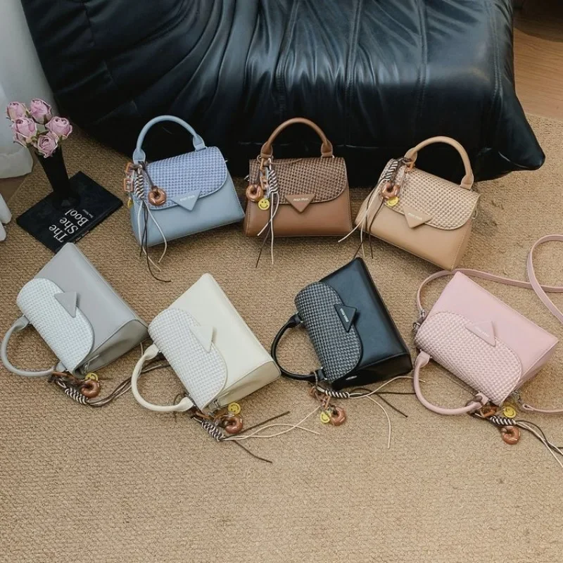 

Minimalist Luxury Crossbody Diaper Bag: Elegant Women's Handbag With Designer Logo And Large Capacity Vintage Tote Style