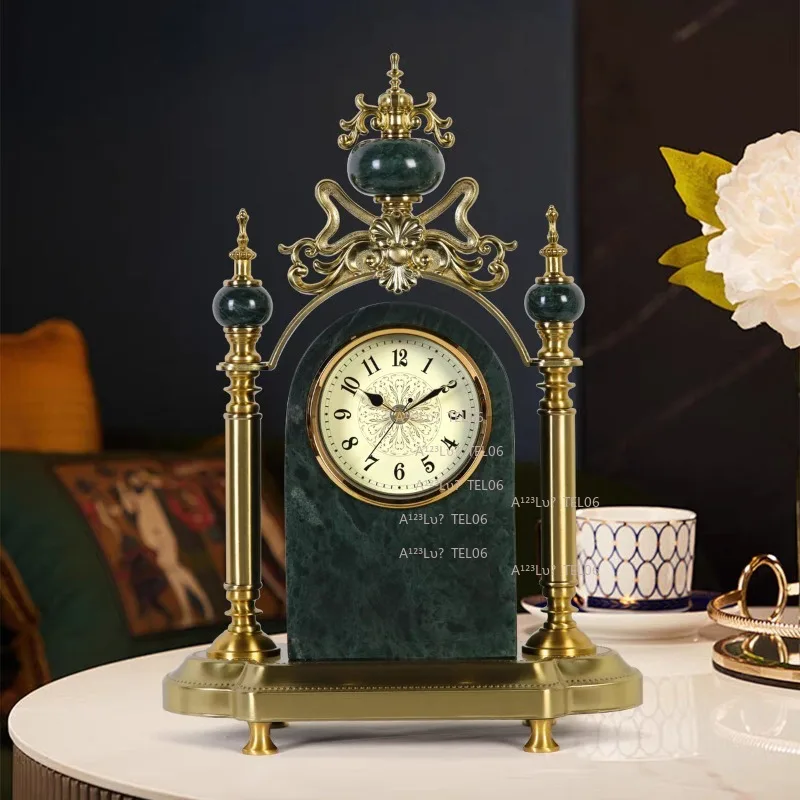 Desktop Clock Tabletop Light Luxury Decorative Silent Retro Quartz American Style Home Ornament