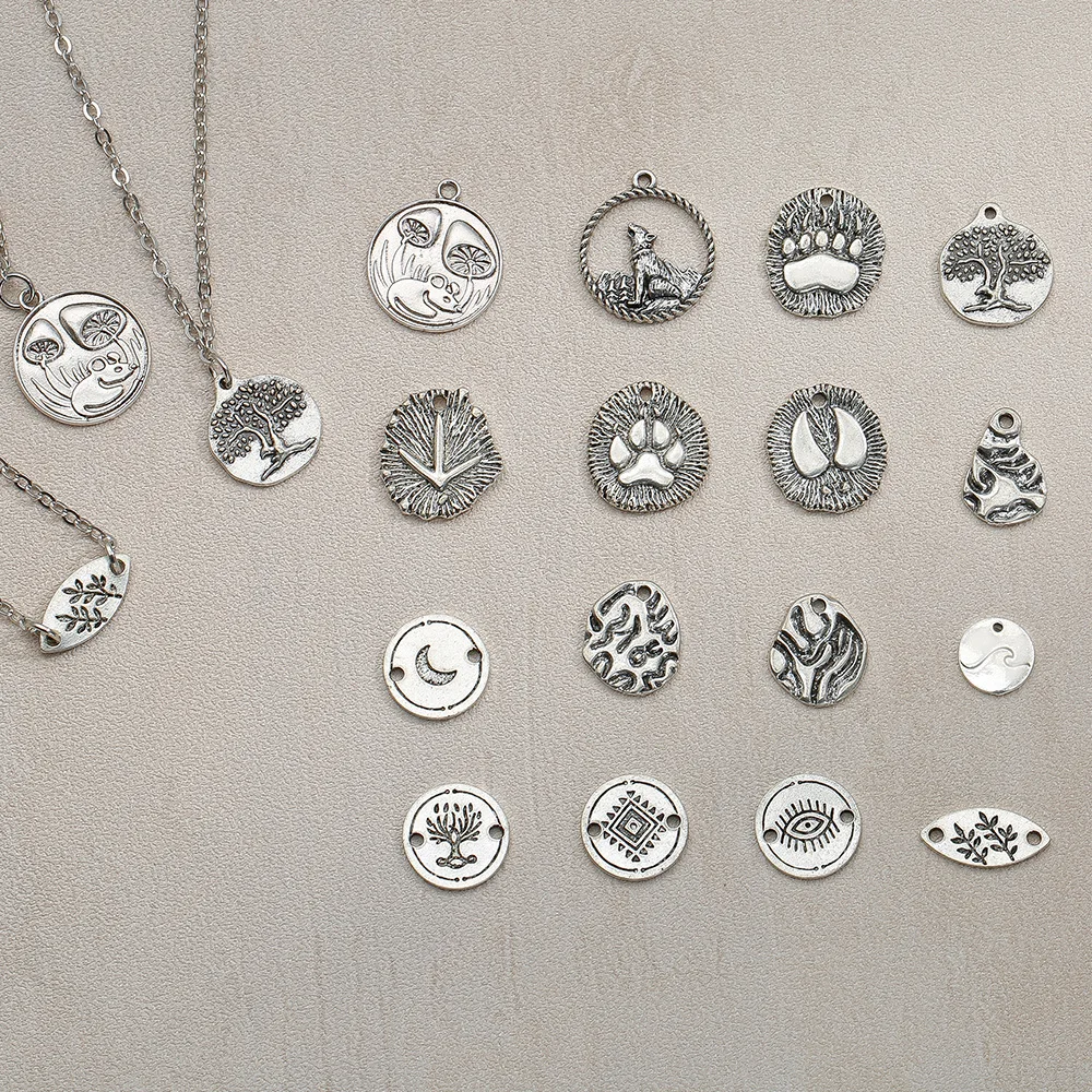 

diy unique ancient silver jewelry accessories, handcrafted fashionable clothing accessories from horse-head trees and bear PAWS