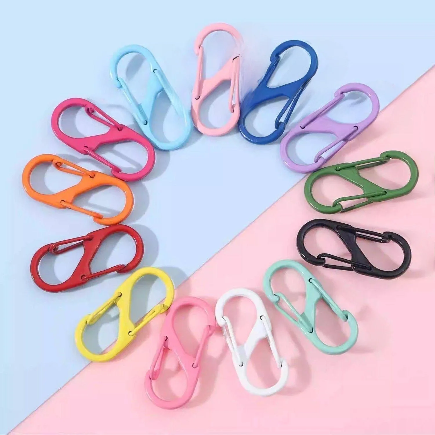 

Портативный зажим для шляп и масок, крепление для хранения на улице, зажим-крючок для бейсболок, удобный аксессуар для переноски