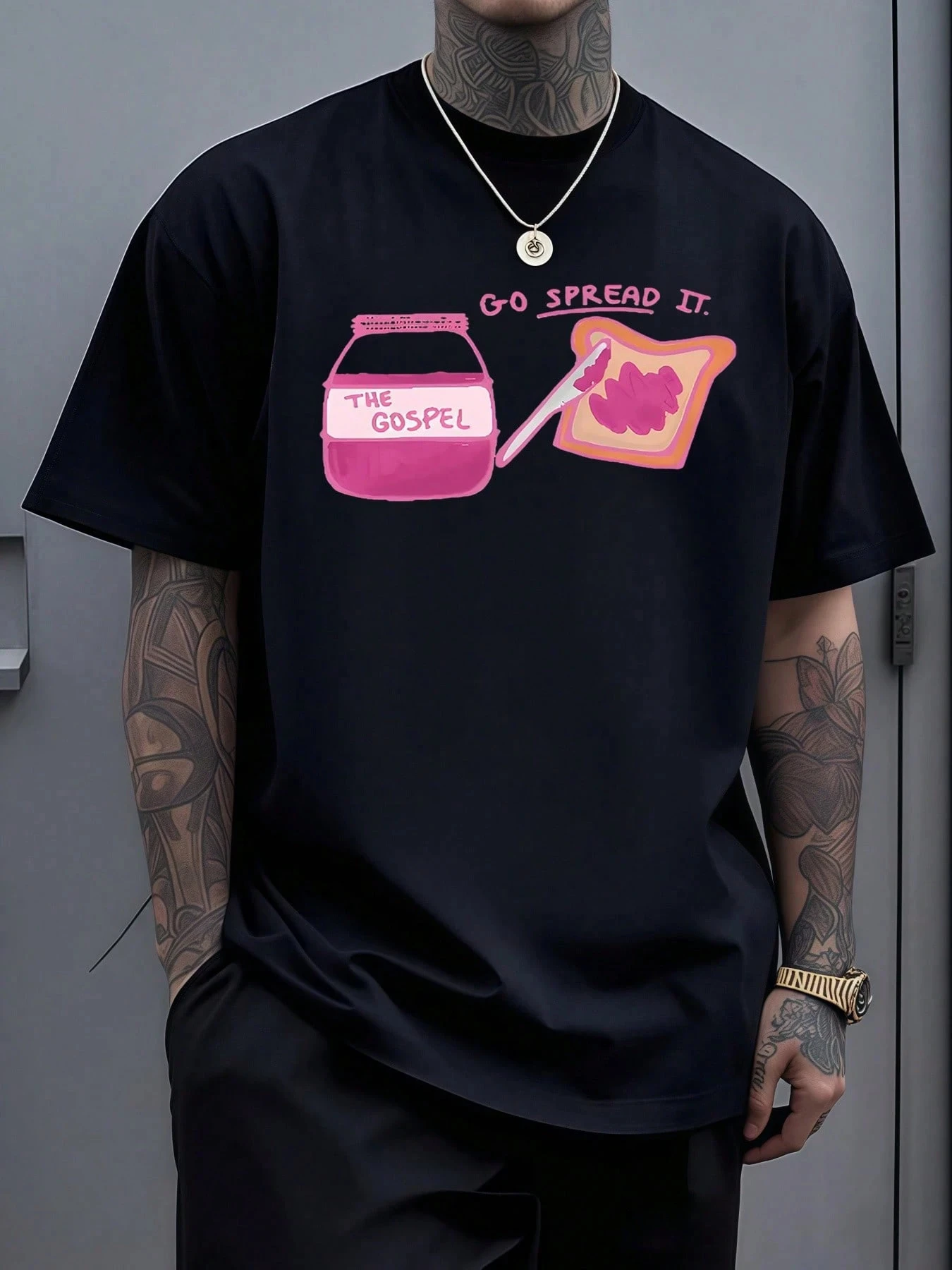 جرة رجالي من المربى تحمل علامة الإنجيل مع شعار Go Spread ذلك يرمز إلى مشاركة الإيجابية واللطيفة تي شيرت جرافيك للرجال #2