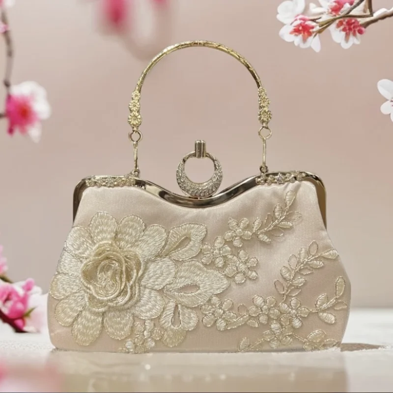 

Chinese Women's Handheld Embroidered Cheongsam Dress Bag Banquet Single Shoulder Crossbody Bag