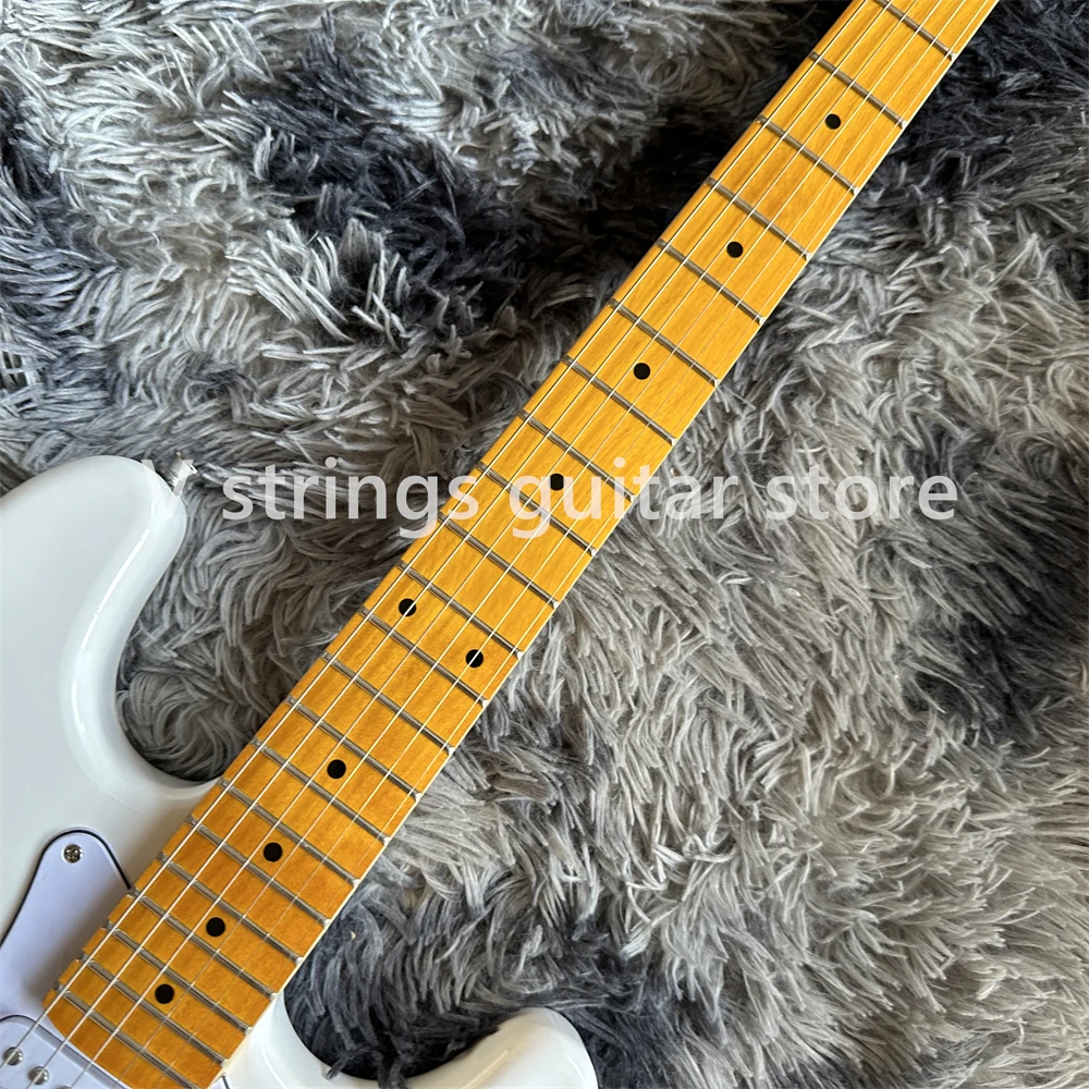 Penjualan laris gitar listrik putih leher maple fingerboard chrome hardware dalam stok guitarra pengiriman cepat